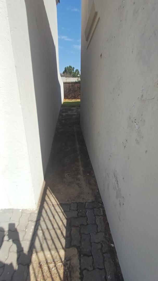 3 Bedroom Property for Sale in La Montagne Gauteng