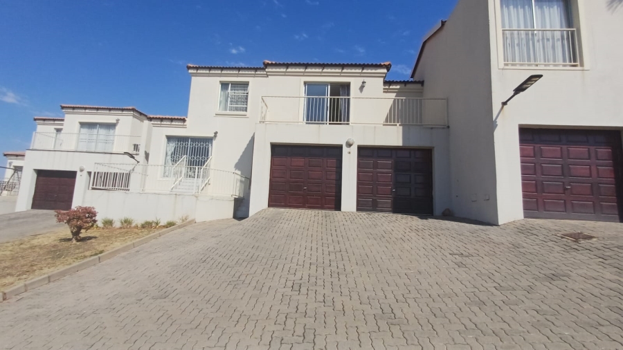 3 Bedroom Property for Sale in La Montagne Gauteng
