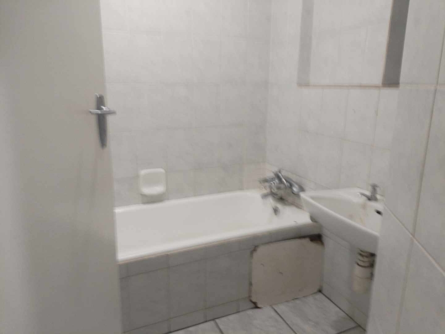 To Let 2 Bedroom Property for Rent in Weavind Park Gauteng