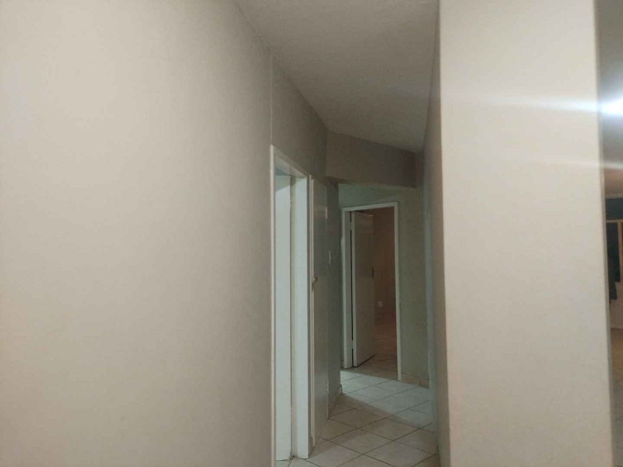 To Let 2 Bedroom Property for Rent in Weavind Park Gauteng