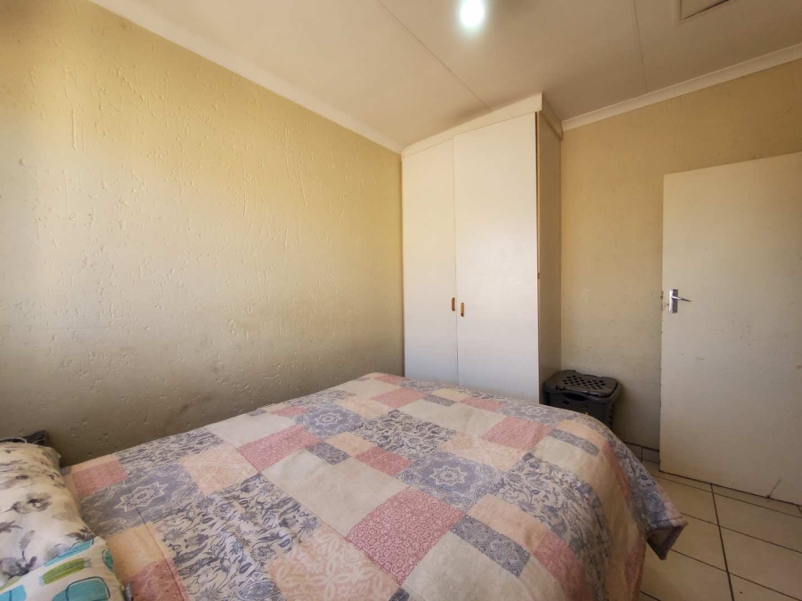 2 Bedroom Property for Sale in Witpoortjie Gauteng