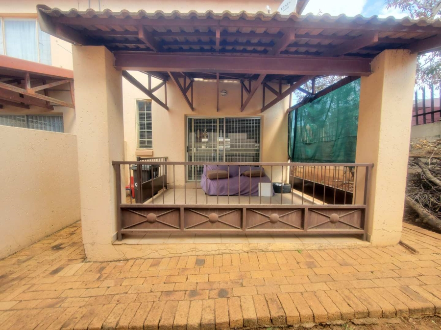 2 Bedroom Property for Sale in Witpoortjie Gauteng