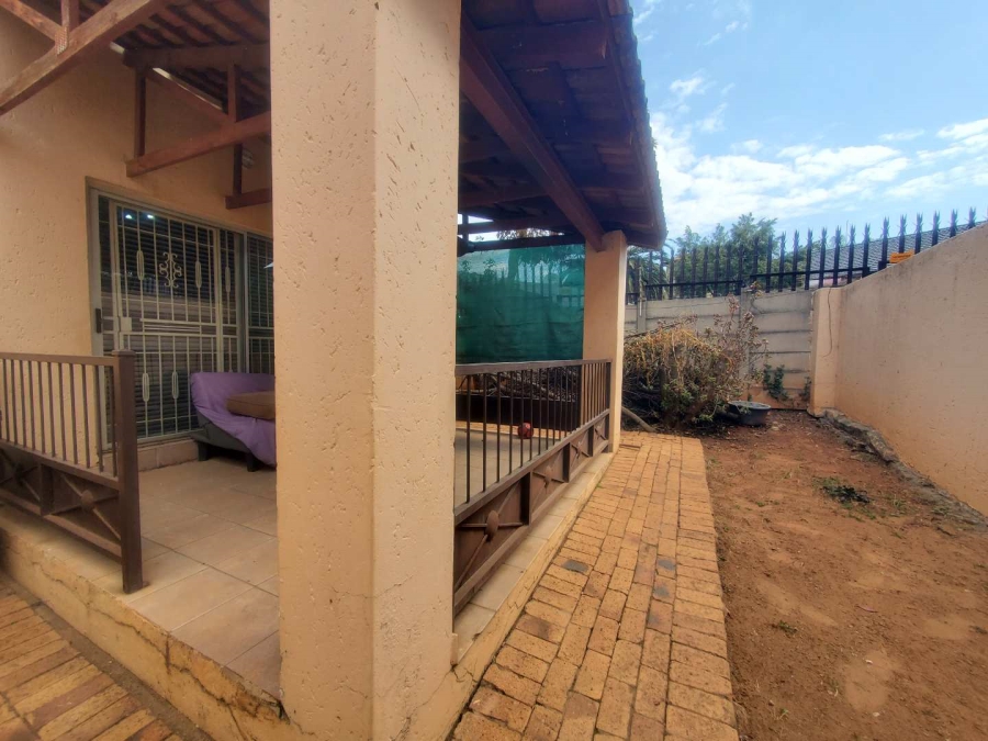 2 Bedroom Property for Sale in Witpoortjie Gauteng