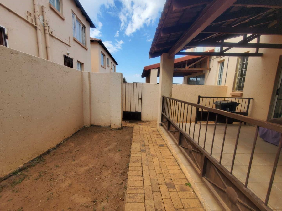2 Bedroom Property for Sale in Witpoortjie Gauteng