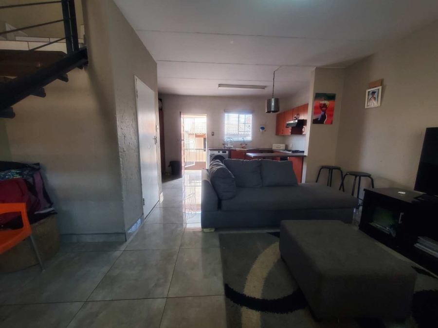 2 Bedroom Property for Sale in Witpoortjie Gauteng