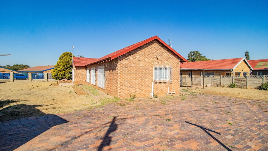 3 Bedroom Property for Sale in Rynsoord Gauteng