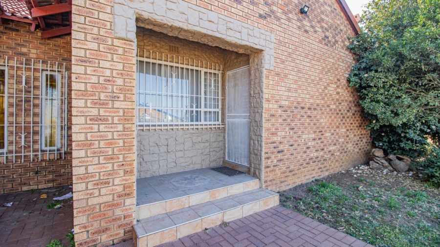 3 Bedroom Property for Sale in Rynsoord Gauteng
