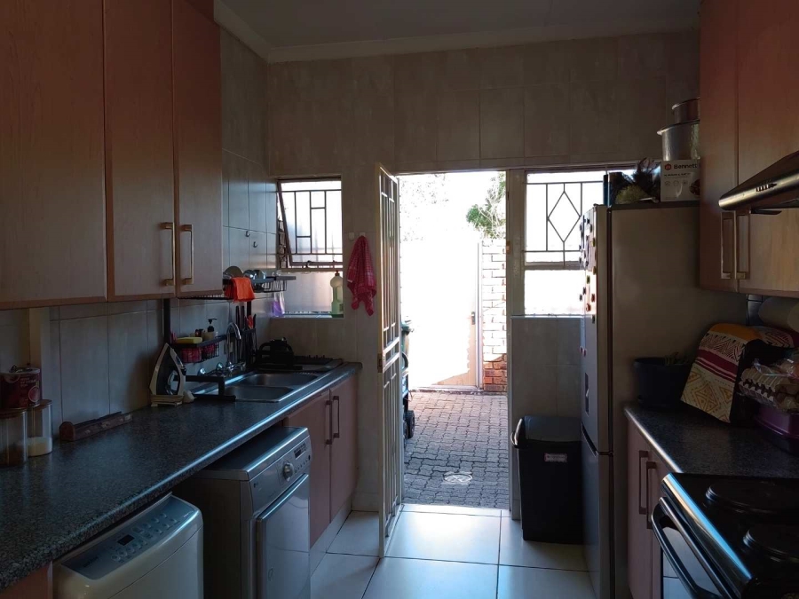 To Let 3 Bedroom Property for Rent in Randhart Gauteng