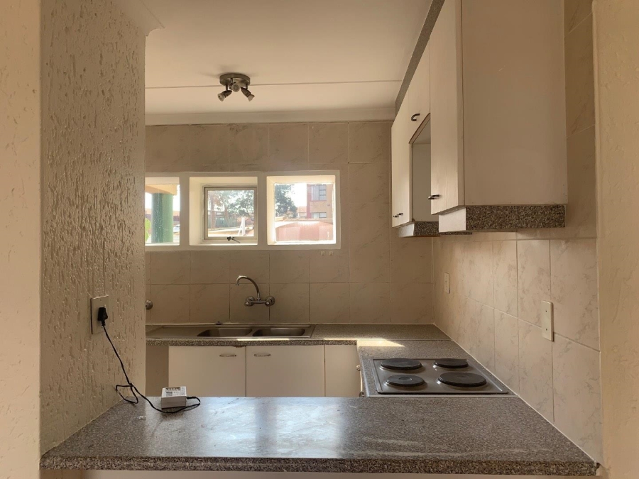 To Let 2 Bedroom Property for Rent in Winchester Hills Gauteng