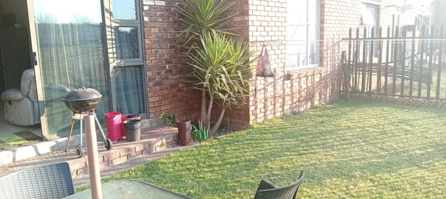 2 Bedroom Property for Sale in Ravenswood Gauteng