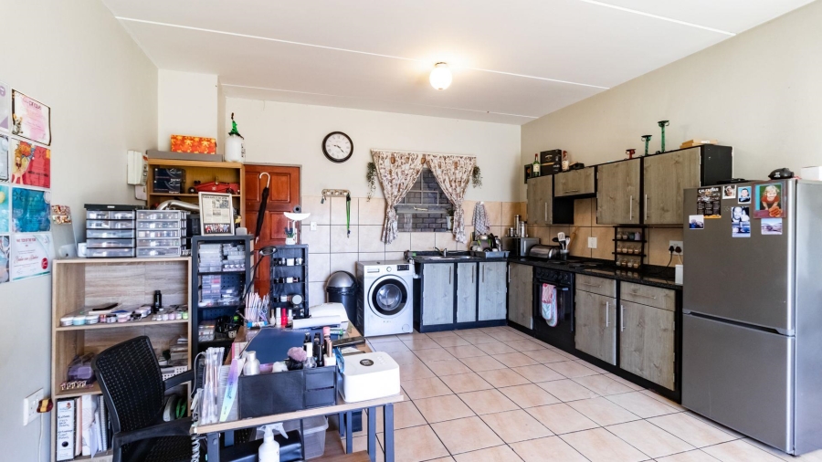 2 Bedroom Property for Sale in Ravenswood Gauteng