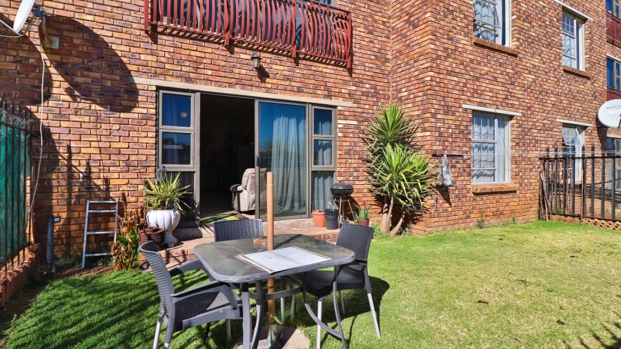 2 Bedroom Property for Sale in Ravenswood Gauteng