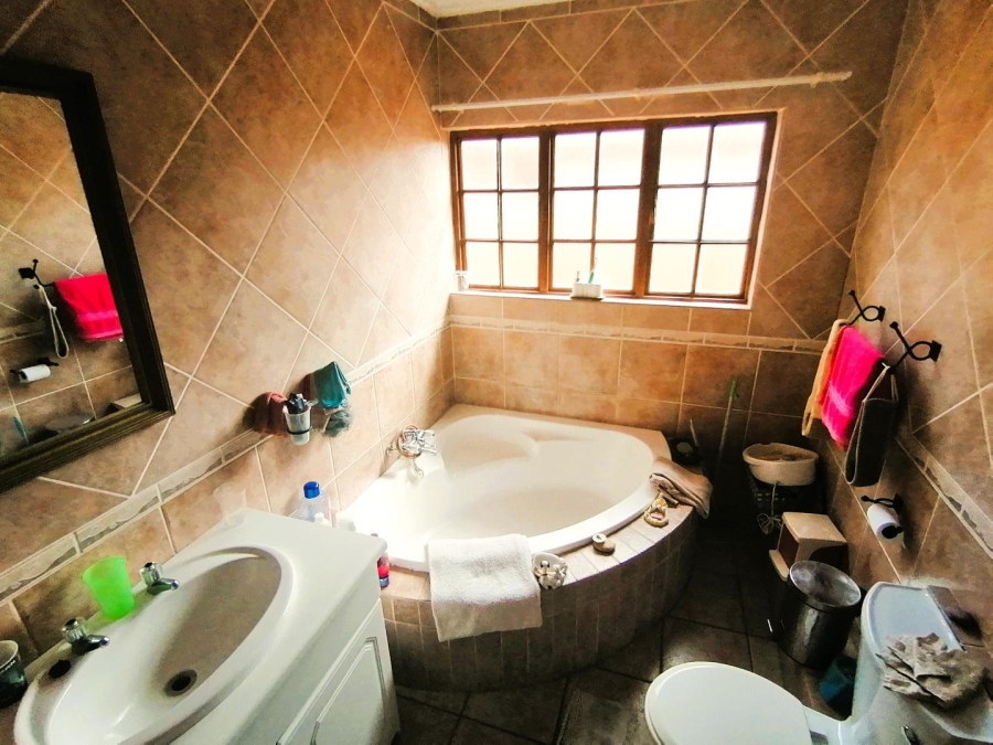 3 Bedroom Property for Sale in Heatherview Gauteng