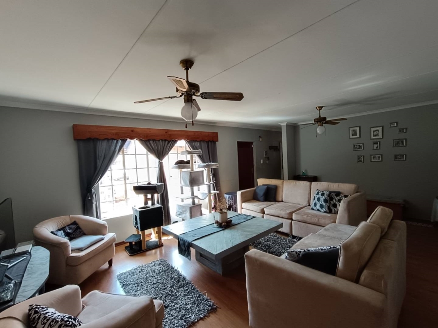 2 Bedroom Property for Sale in Wierdapark Gauteng