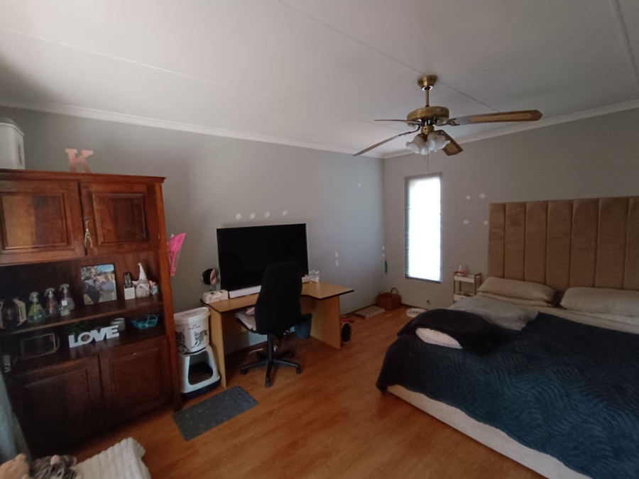 2 Bedroom Property for Sale in Wierdapark Gauteng