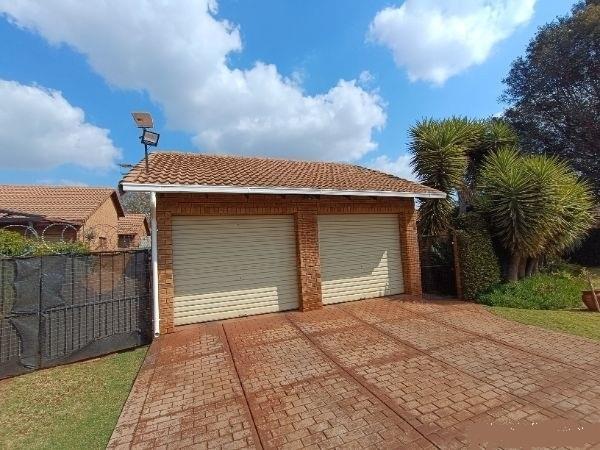 2 Bedroom Property for Sale in Wierdapark Gauteng