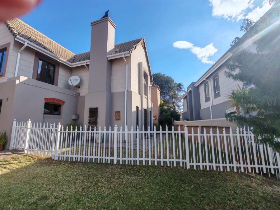 3 Bedroom Property for Sale in Zwartkop Golf Estate Gauteng