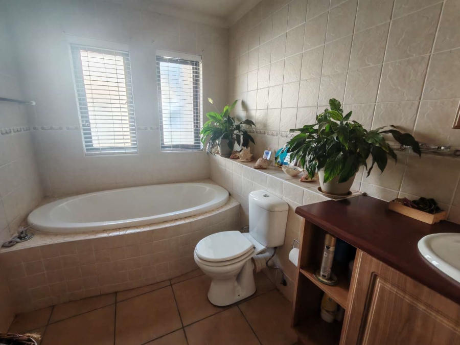 3 Bedroom Property for Sale in Zwartkop Golf Estate Gauteng