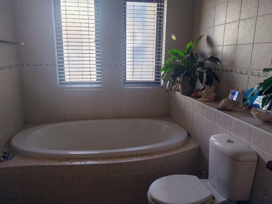 3 Bedroom Property for Sale in Zwartkop Golf Estate Gauteng