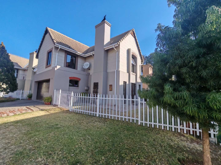 3 Bedroom Property for Sale in Zwartkop Golf Estate Gauteng