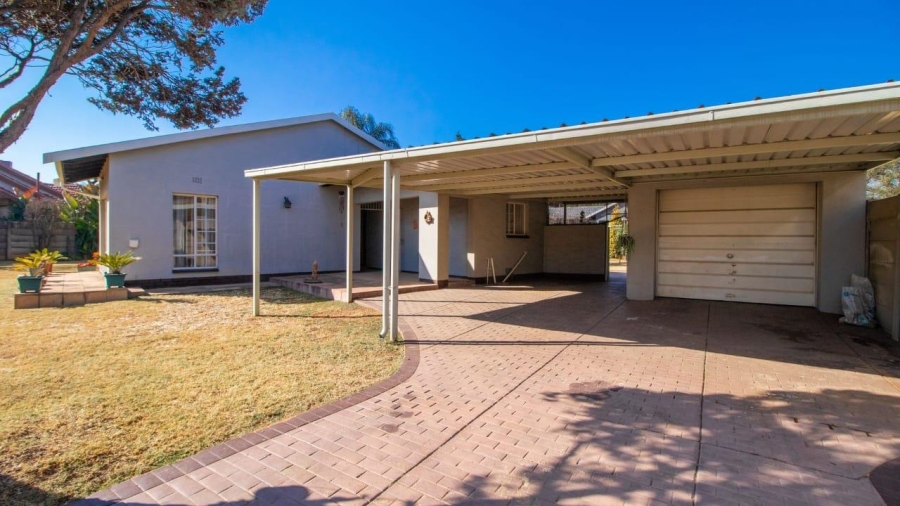 3 Bedroom Property for Sale in Glen Marais Gauteng