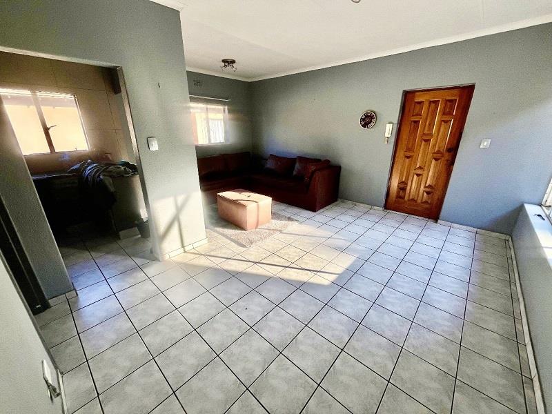 1 Bedroom Property for Sale in Verwoerdpark Gauteng