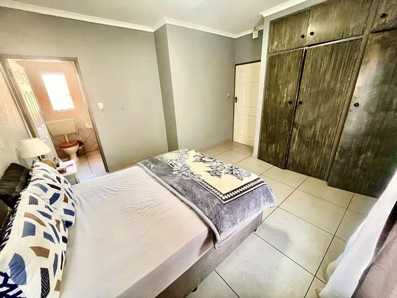1 Bedroom Property for Sale in Verwoerdpark Gauteng
