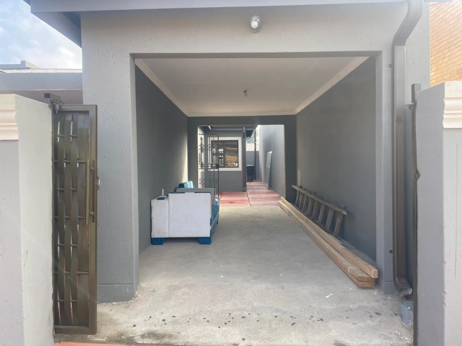 3 Bedroom Property for Sale in Meadowlands Gauteng