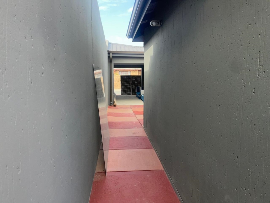 3 Bedroom Property for Sale in Meadowlands Gauteng