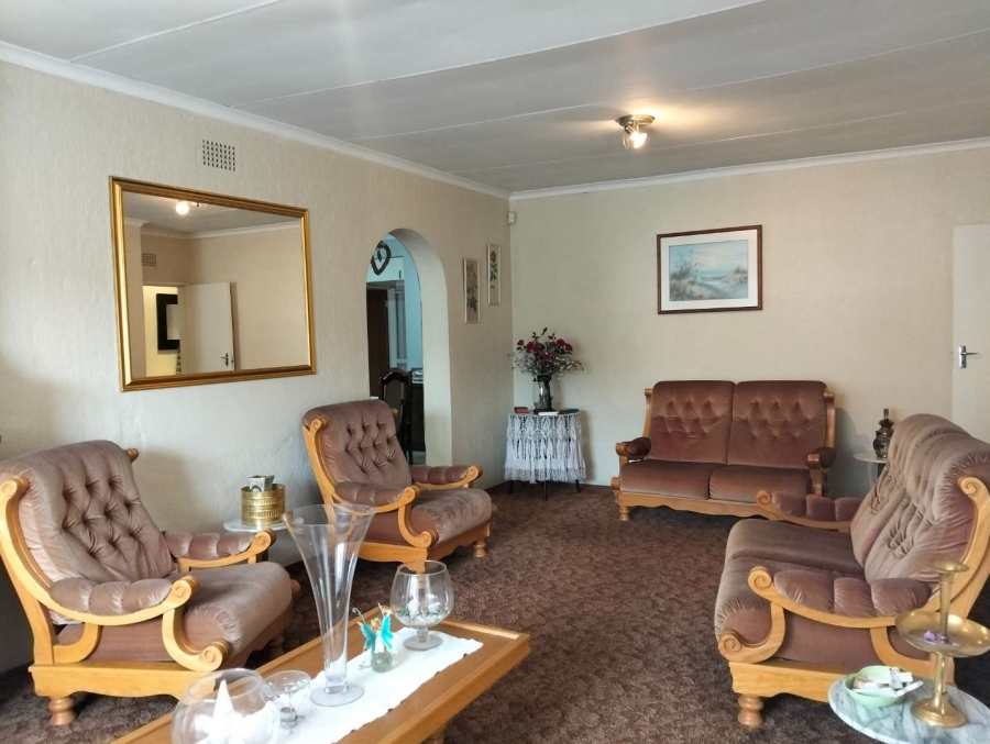4 Bedroom Property for Sale in Verwoerdpark Gauteng