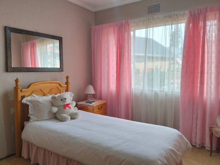 4 Bedroom Property for Sale in Verwoerdpark Gauteng