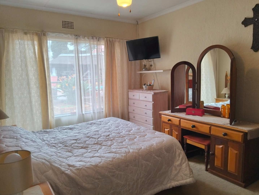 4 Bedroom Property for Sale in Verwoerdpark Gauteng