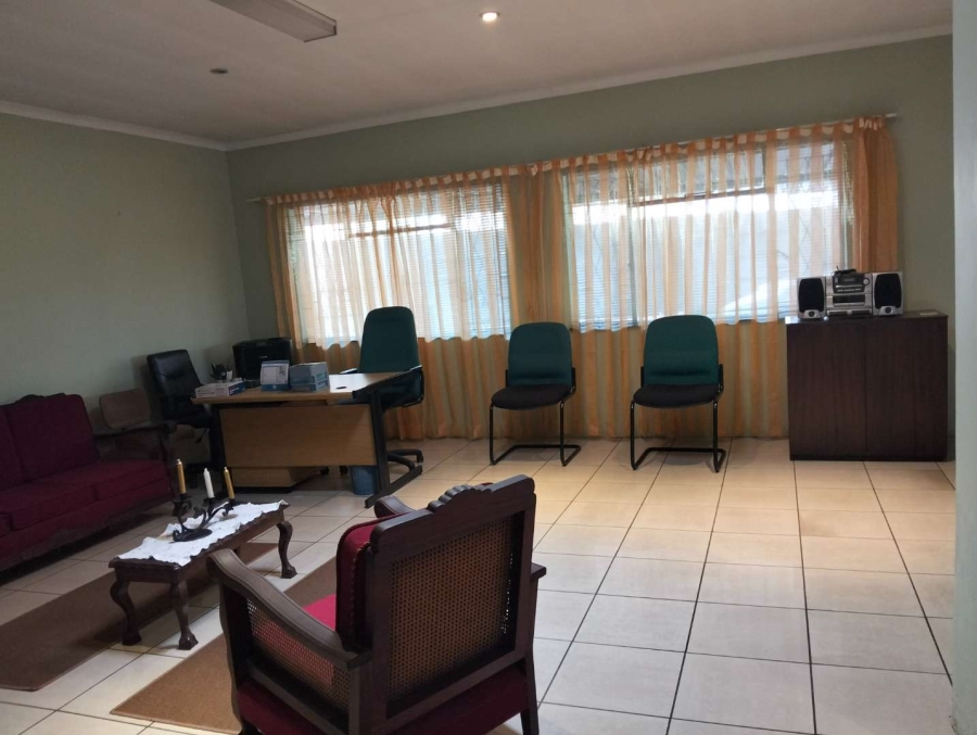 4 Bedroom Property for Sale in Verwoerdpark Gauteng