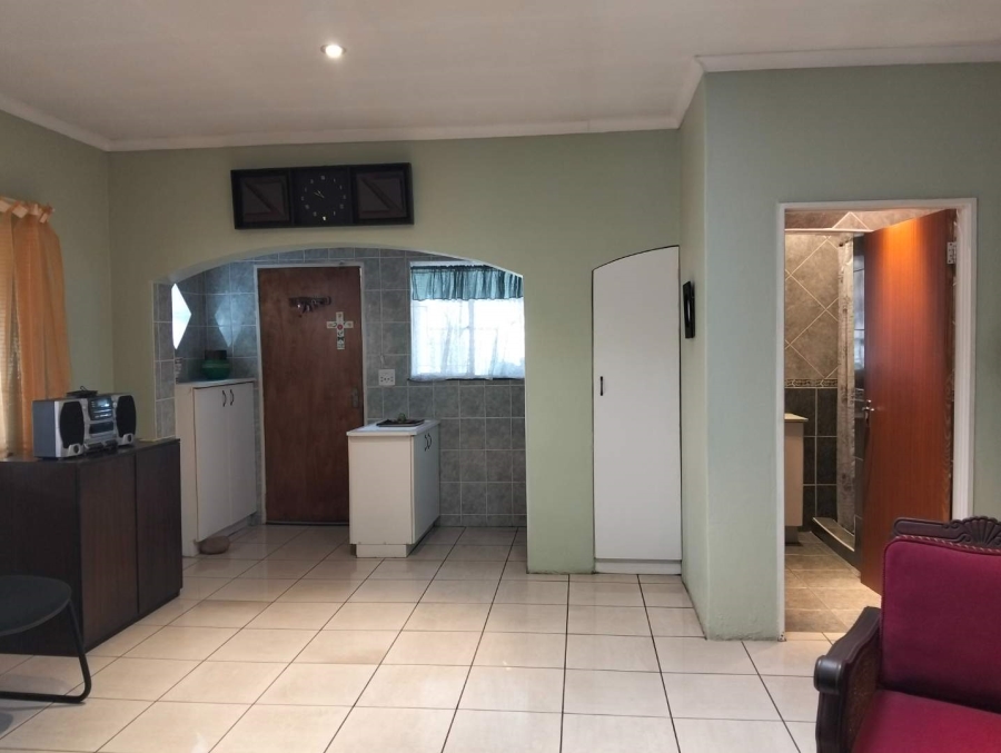 4 Bedroom Property for Sale in Verwoerdpark Gauteng