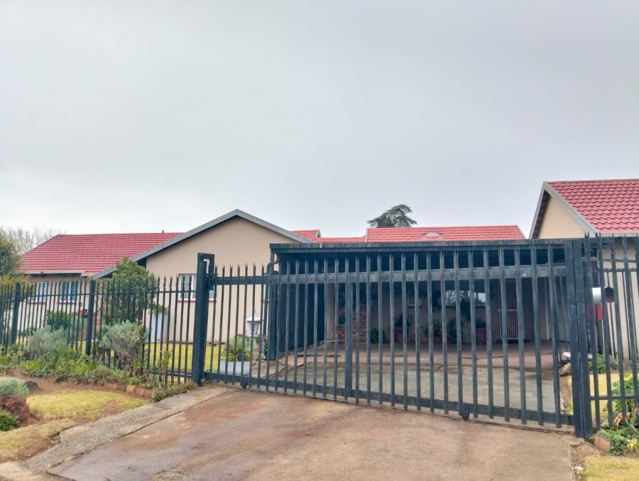 4 Bedroom Property for Sale in Verwoerdpark Gauteng