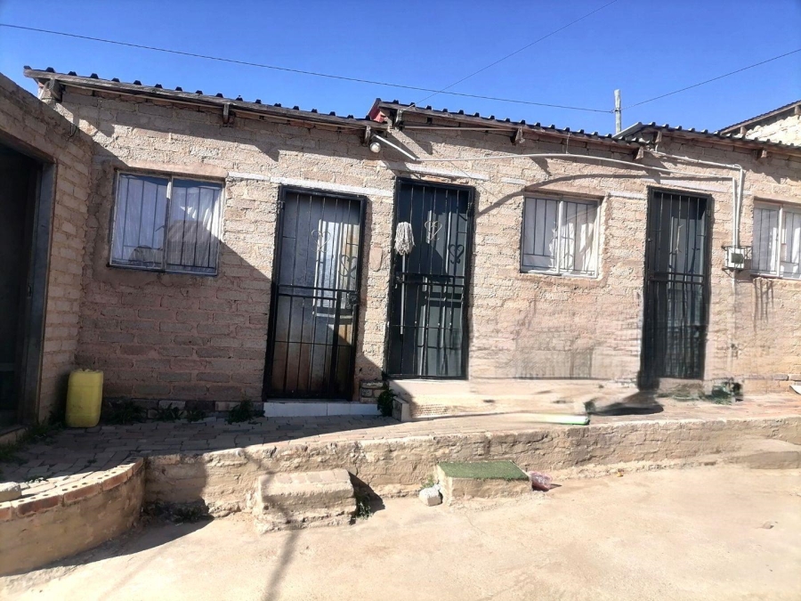 8 Bedroom Property for Sale in Cosmo City Gauteng