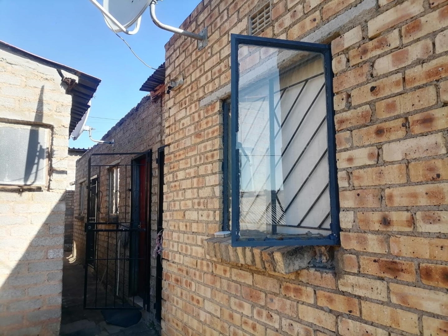 8 Bedroom Property for Sale in Cosmo City Gauteng