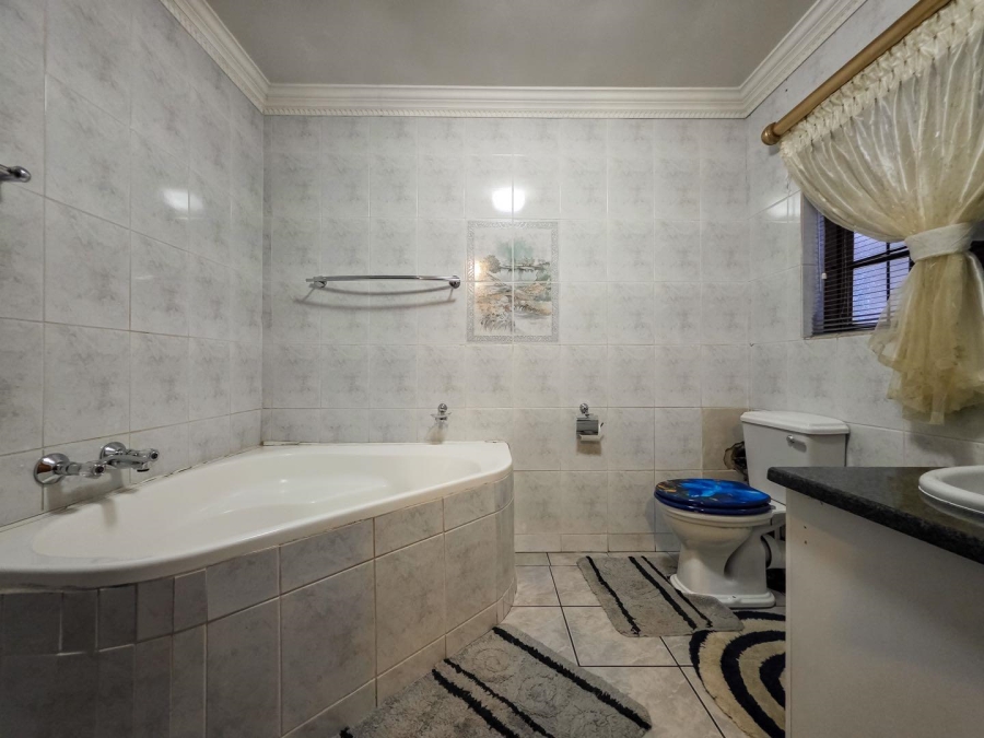 3 Bedroom Property for Sale in Moreleta Park Gauteng