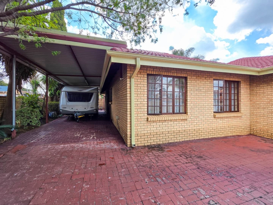 3 Bedroom Property for Sale in Moreleta Park Gauteng