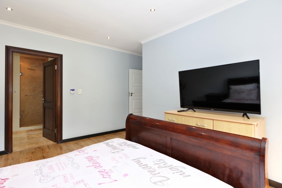 4 Bedroom Property for Sale in Sunninghill Gauteng