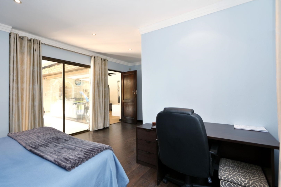 4 Bedroom Property for Sale in Sunninghill Gauteng