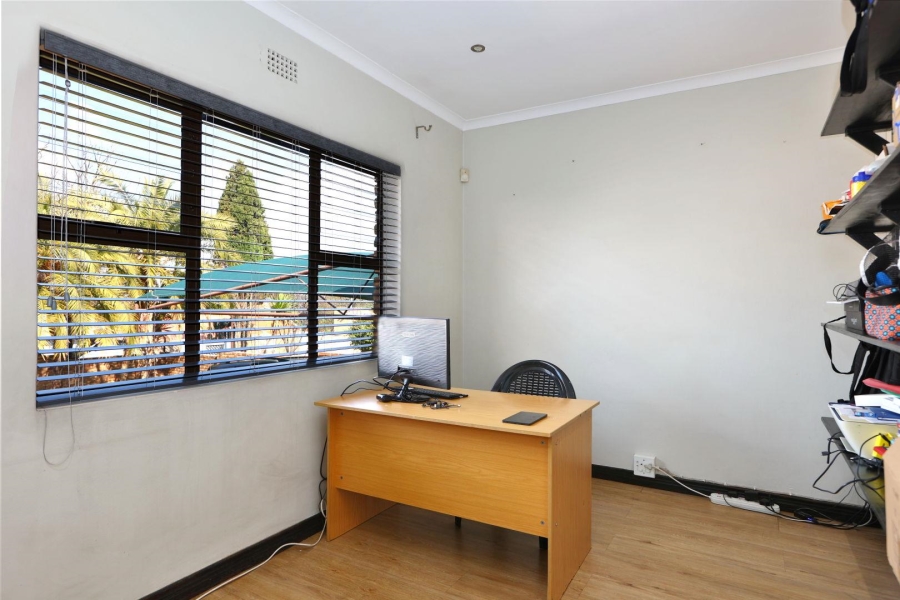 4 Bedroom Property for Sale in Sunninghill Gauteng
