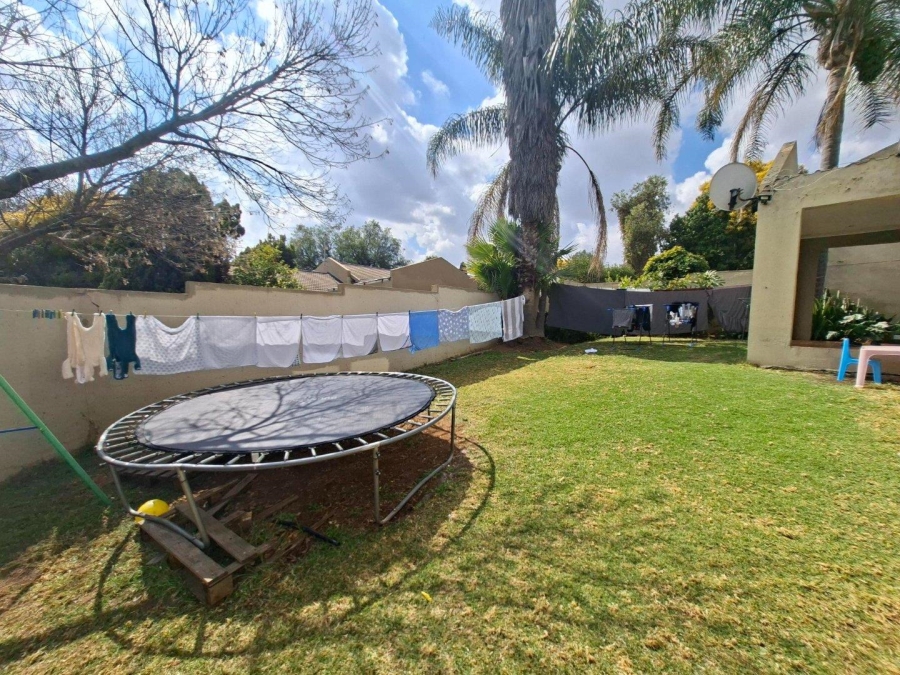 3 Bedroom Property for Sale in Buccleuch Gauteng