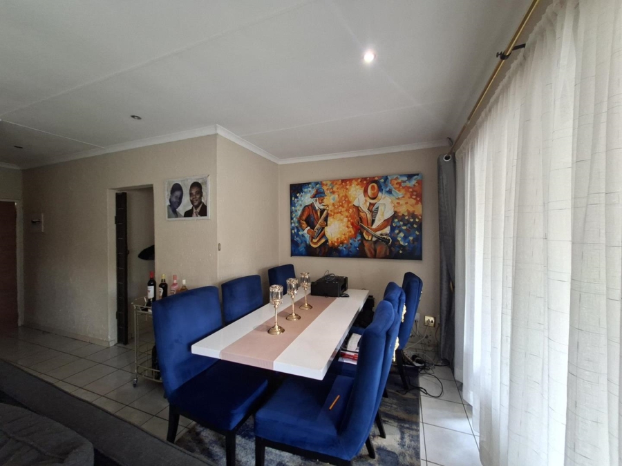 3 Bedroom Property for Sale in Buccleuch Gauteng