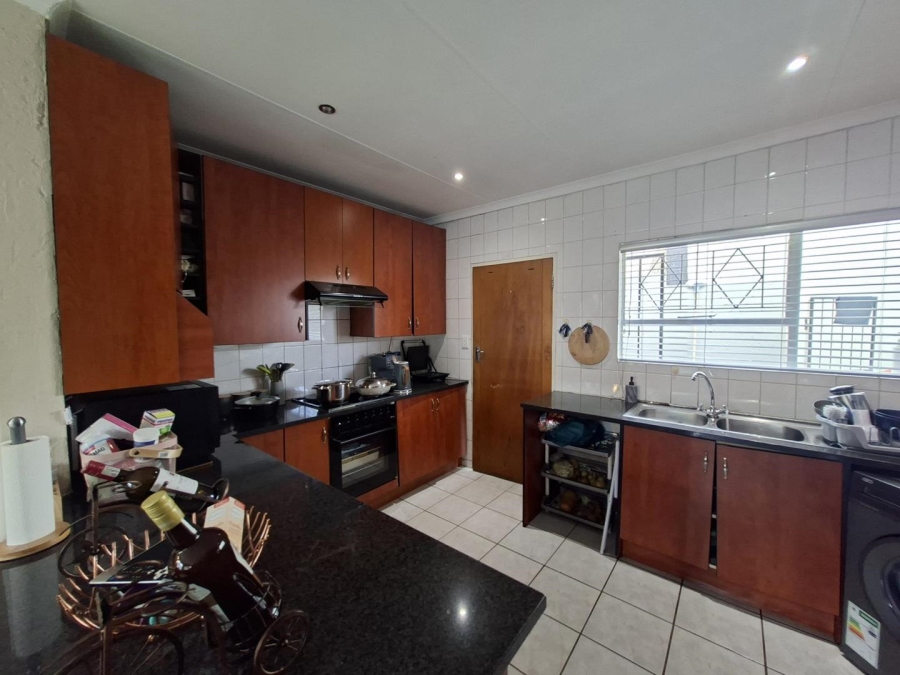 3 Bedroom Property for Sale in Buccleuch Gauteng