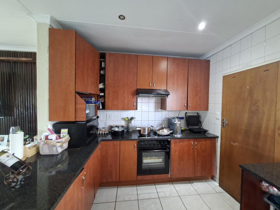 3 Bedroom Property for Sale in Buccleuch Gauteng