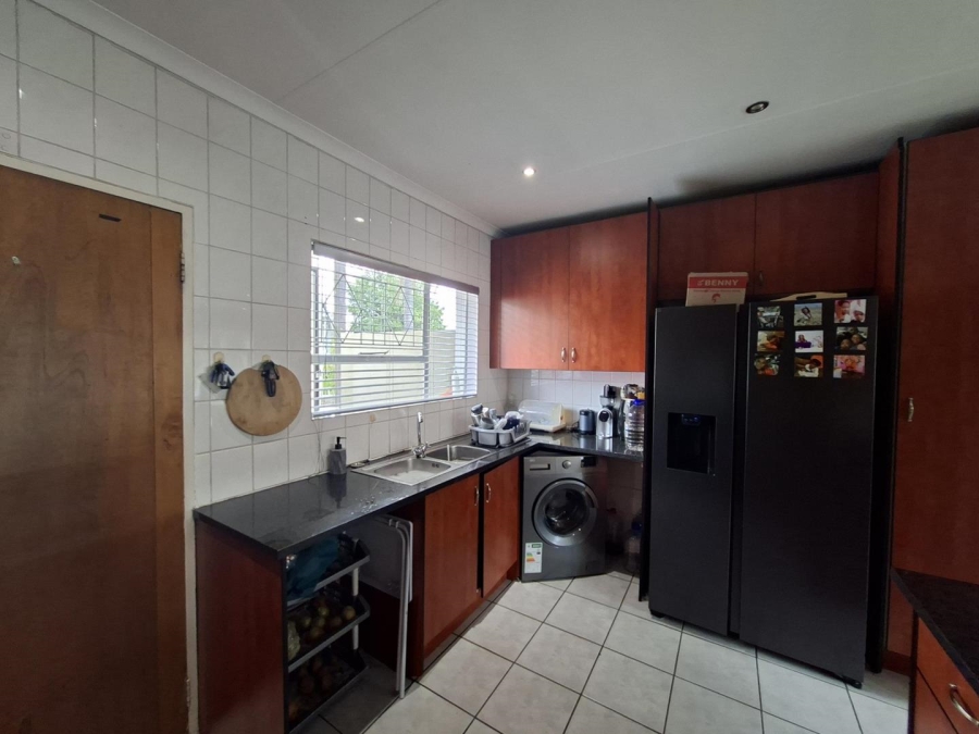 3 Bedroom Property for Sale in Buccleuch Gauteng
