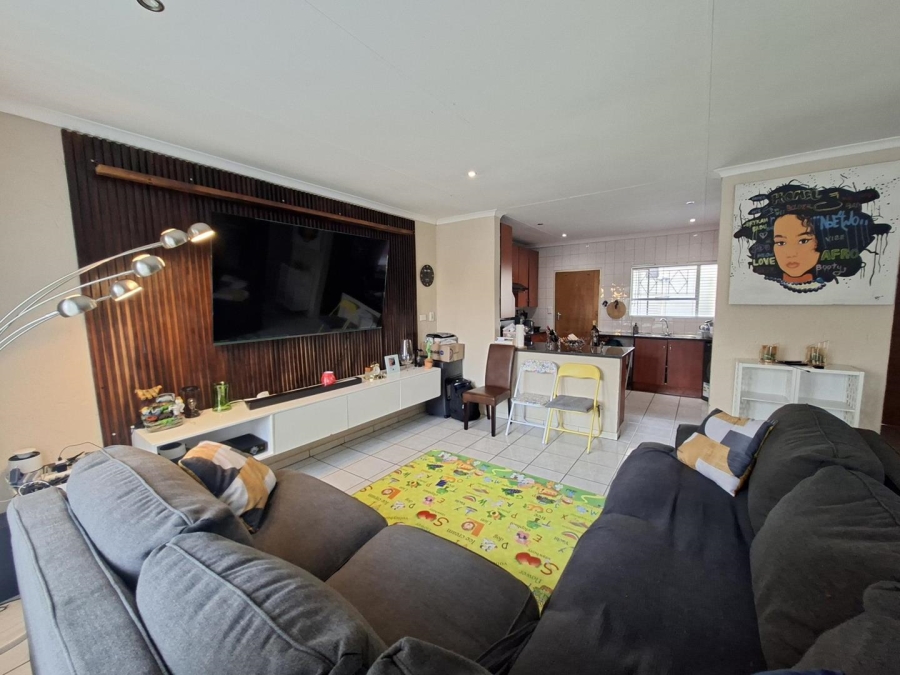 3 Bedroom Property for Sale in Buccleuch Gauteng