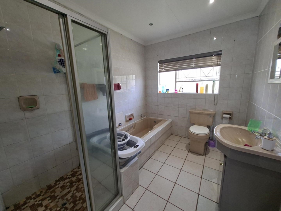 3 Bedroom Property for Sale in Buccleuch Gauteng