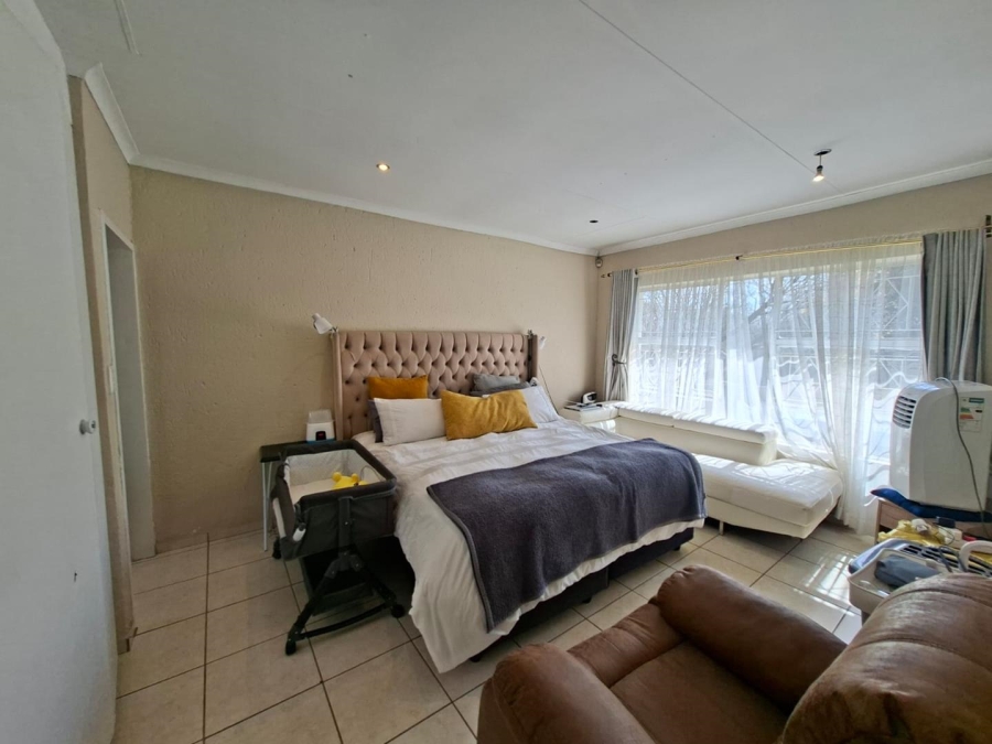 3 Bedroom Property for Sale in Buccleuch Gauteng
